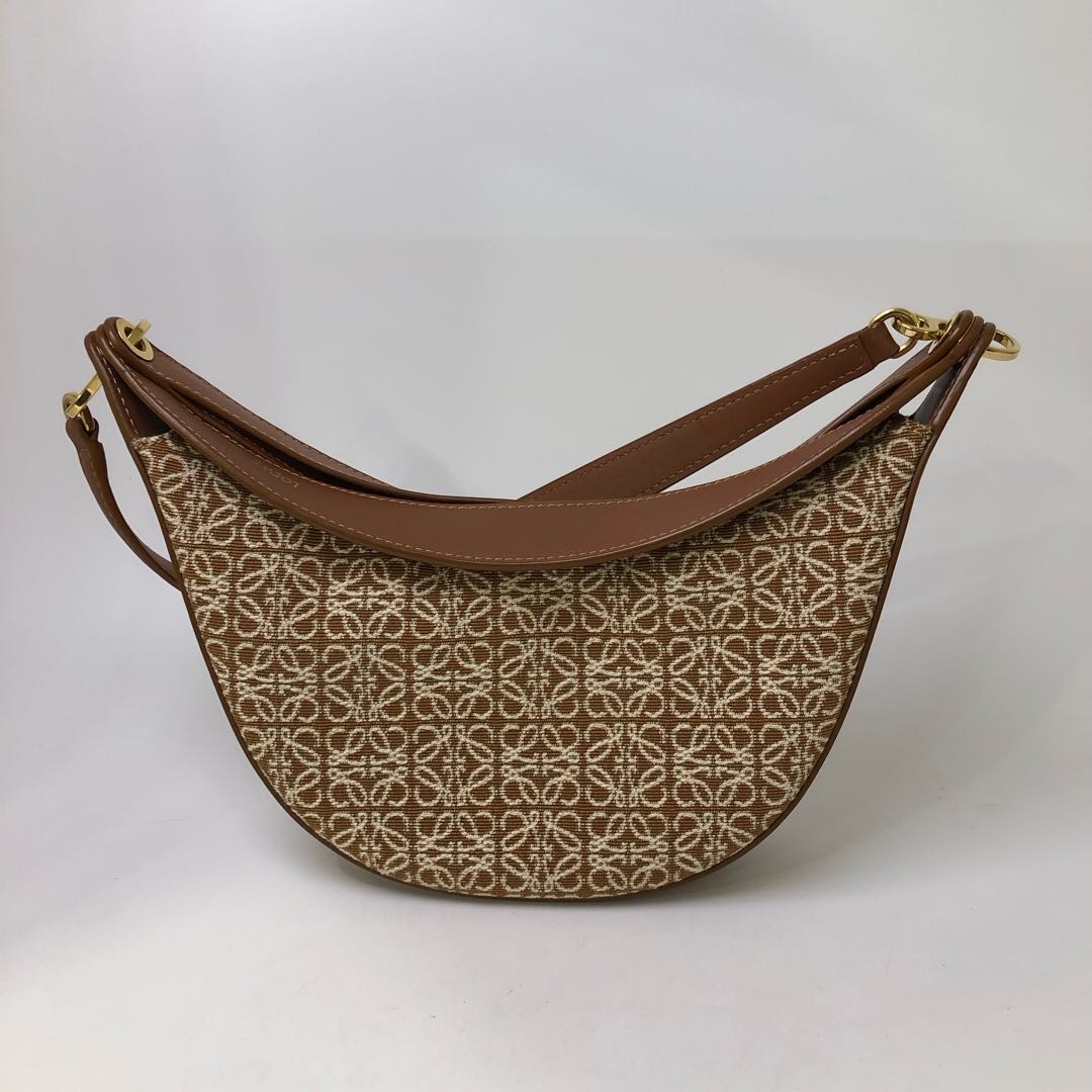 95新 LOEWE/罗意威 罗意威22年Anagram月亮包 11512