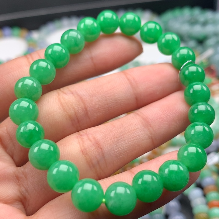 翡翠手镯未镶嵌卡