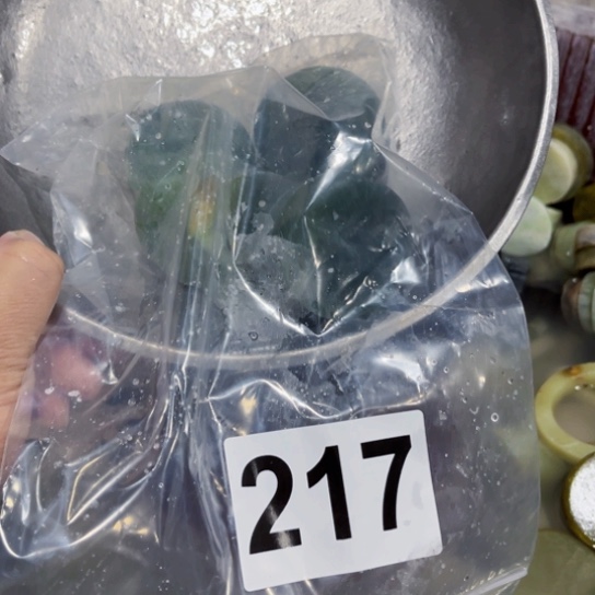 蛇纹石玉未镶嵌珠宝奇石