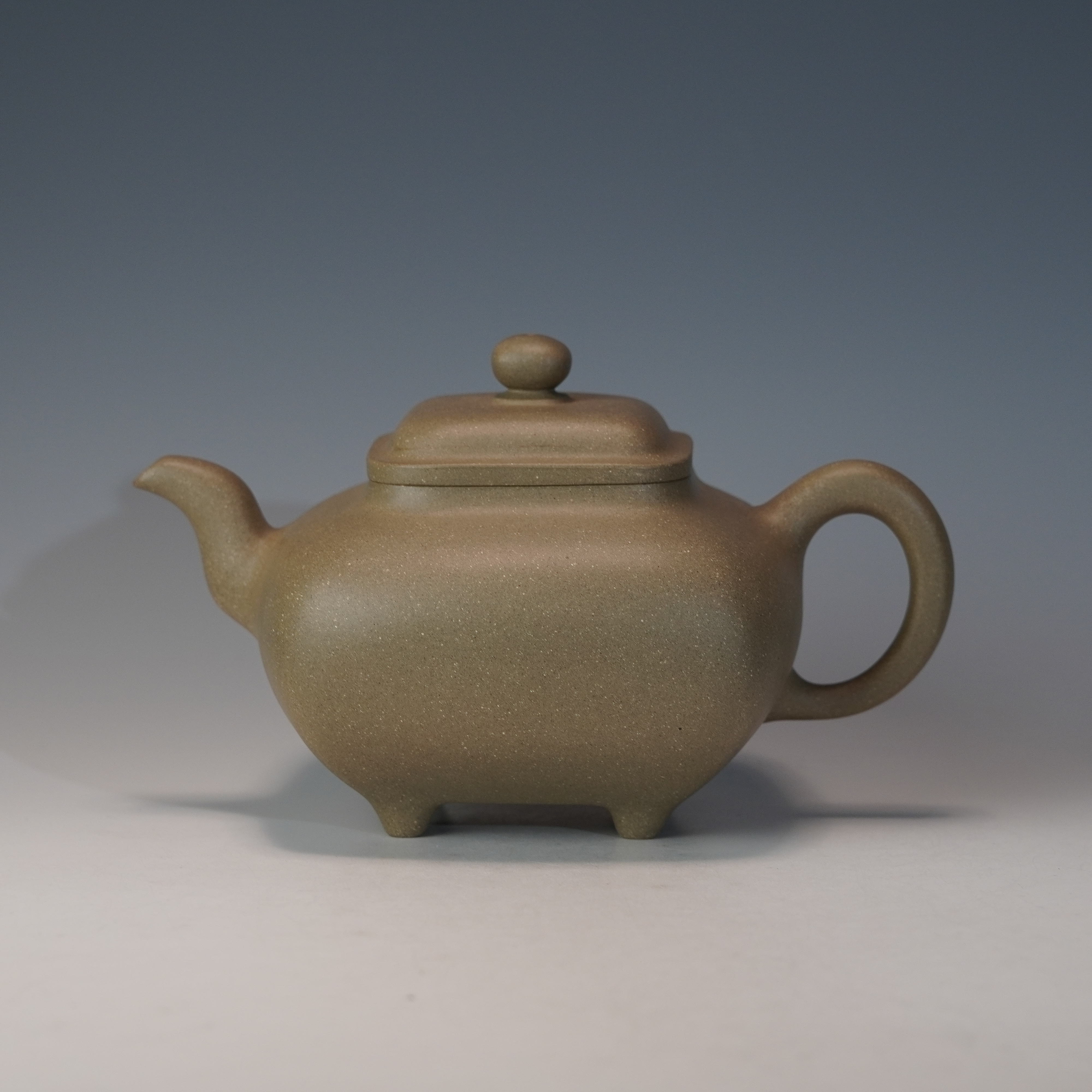 lot.23106 王建芳 段泥传炉壶 550cc