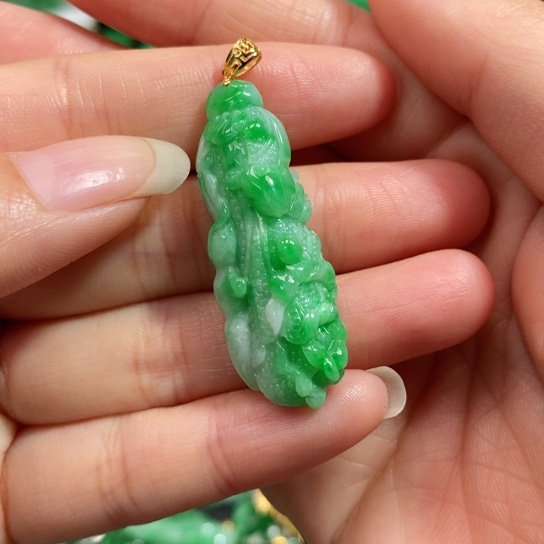 颈饰未镶嵌翡翠吊坠