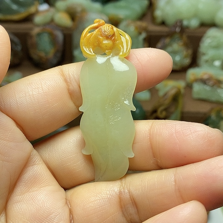 岫岩河磨玉（透闪石质玉）未镶嵌颈饰
