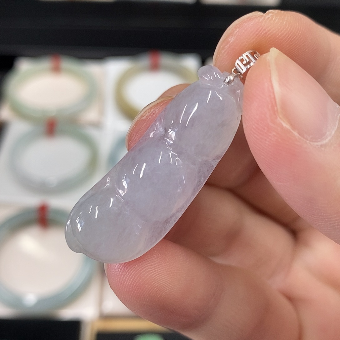 翡翠18K金镶嵌颈饰翡翠