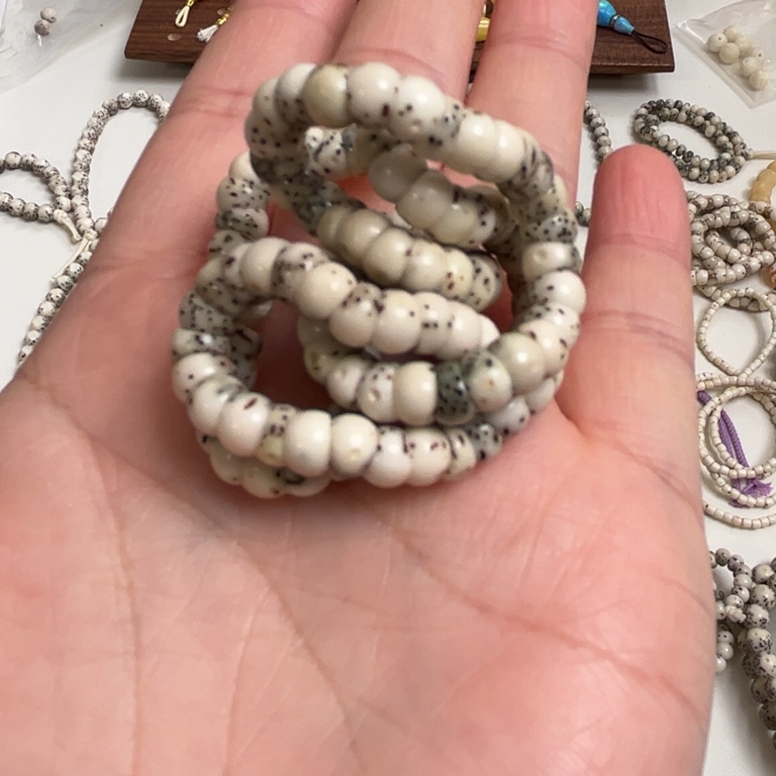 星月菩提手串6毫米石玉料大肠