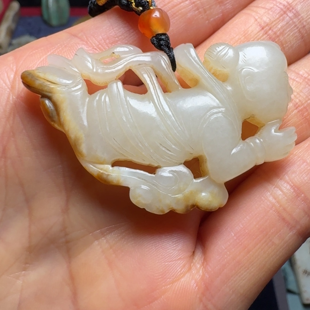 和田玉（糖玉）挂件未镶嵌明*戟