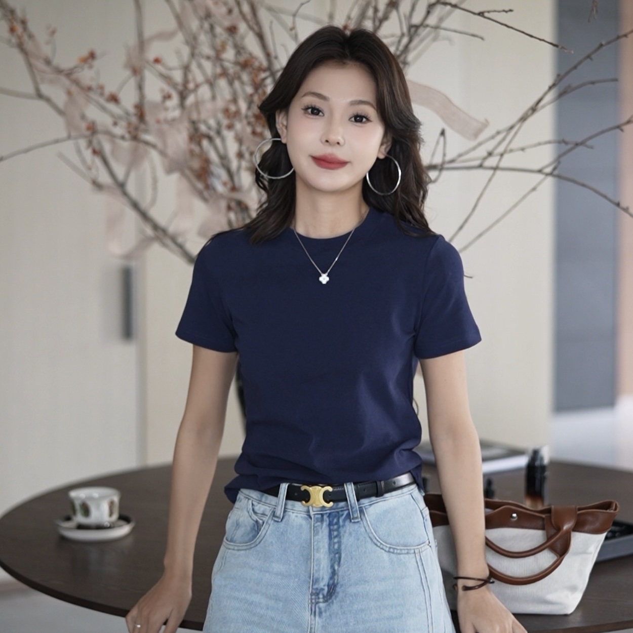2025早春款夏款圆领设计感时尚百搭短袖显瘦上衣款女