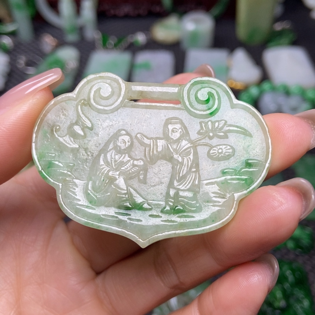 翡翠未镶嵌挂件清