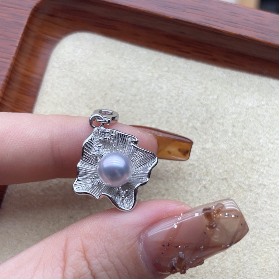 颈饰银S925镶嵌海水珍珠R119