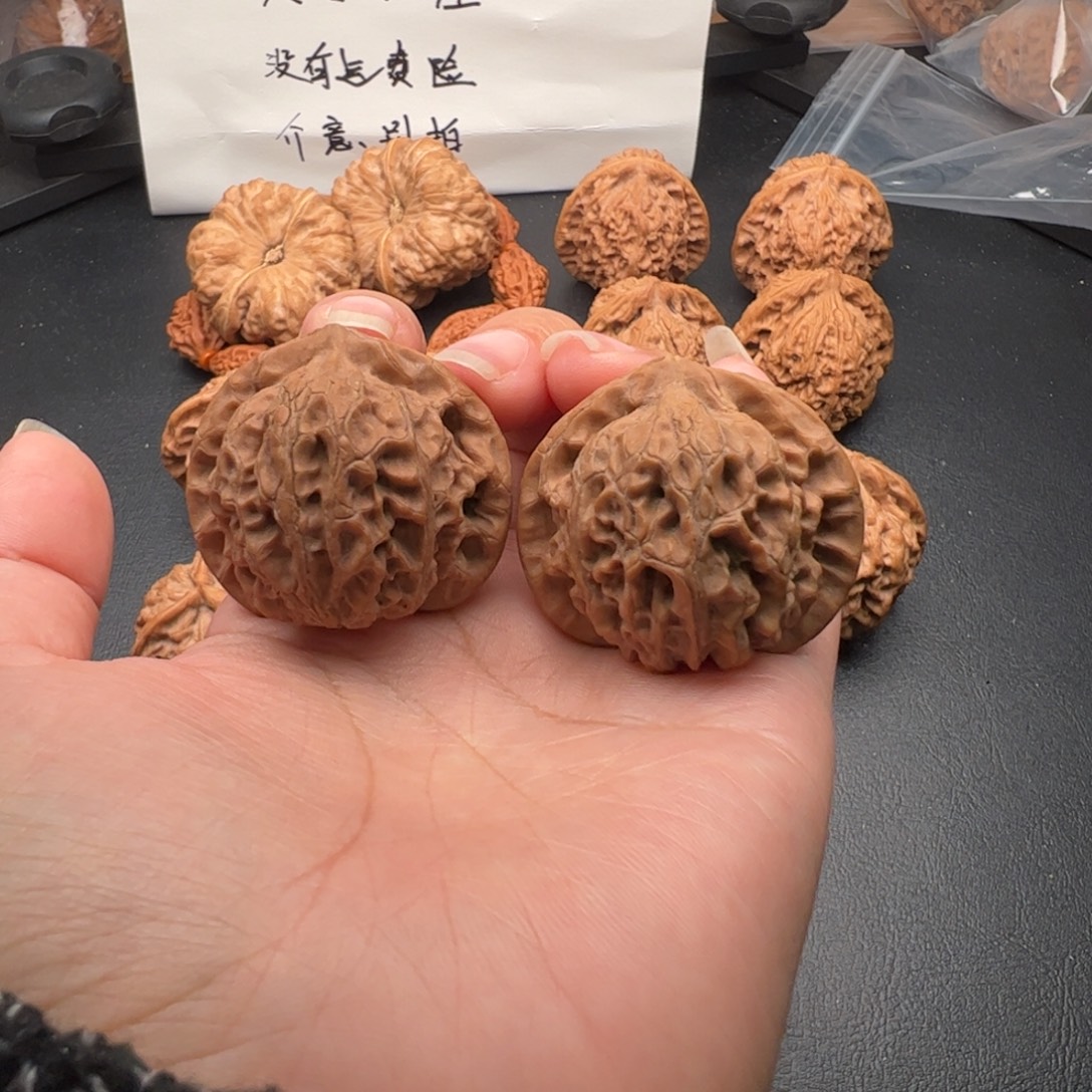 文玩核桃把件宫灯