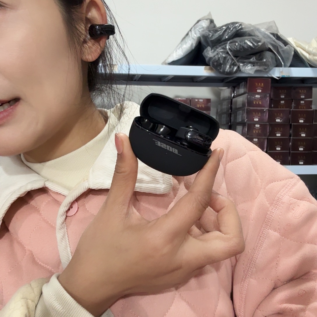 耳机黑色一个啦啦啦啦