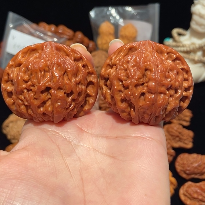 文玩核桃把件52龙鼎68