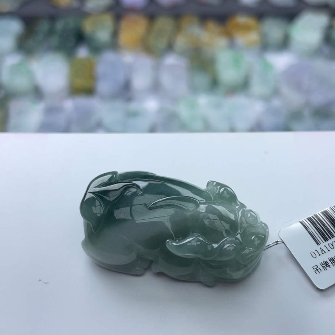 翡翠颈饰未镶嵌貔貅