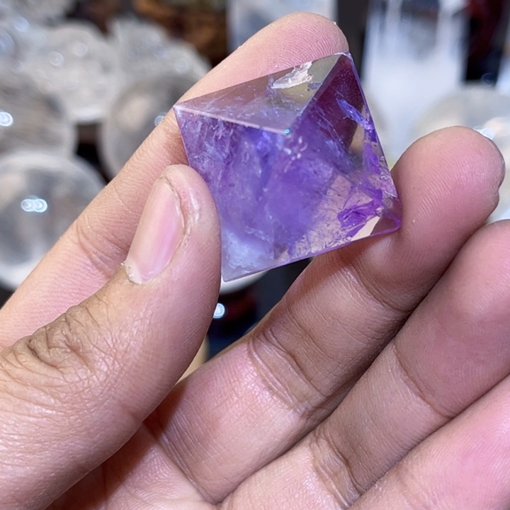 水晶摆件未镶嵌金字塔