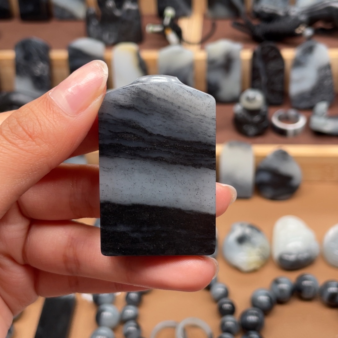 和田玉颈饰未镶嵌罗**少