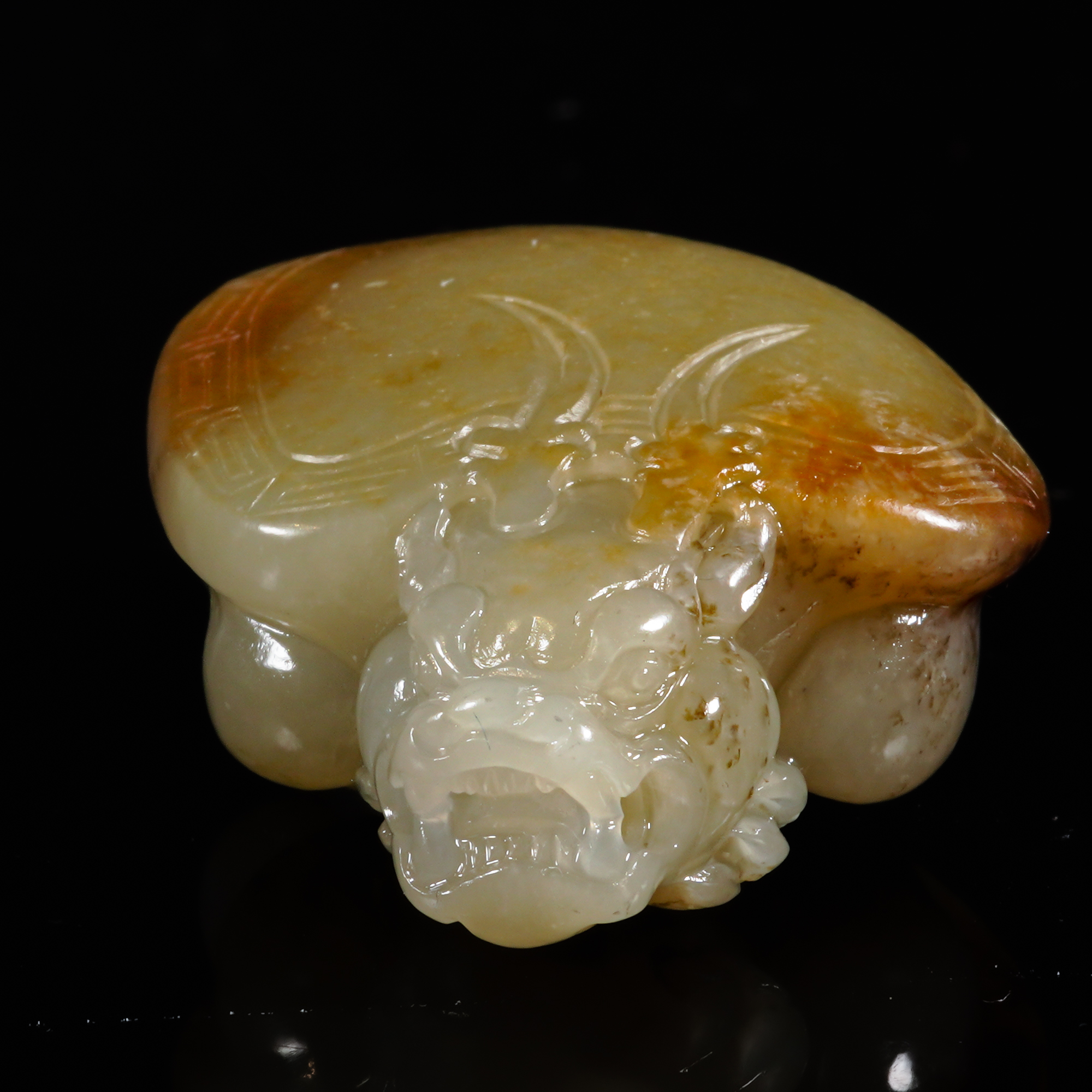 LOT.021和田玉雕龙龟/X2641