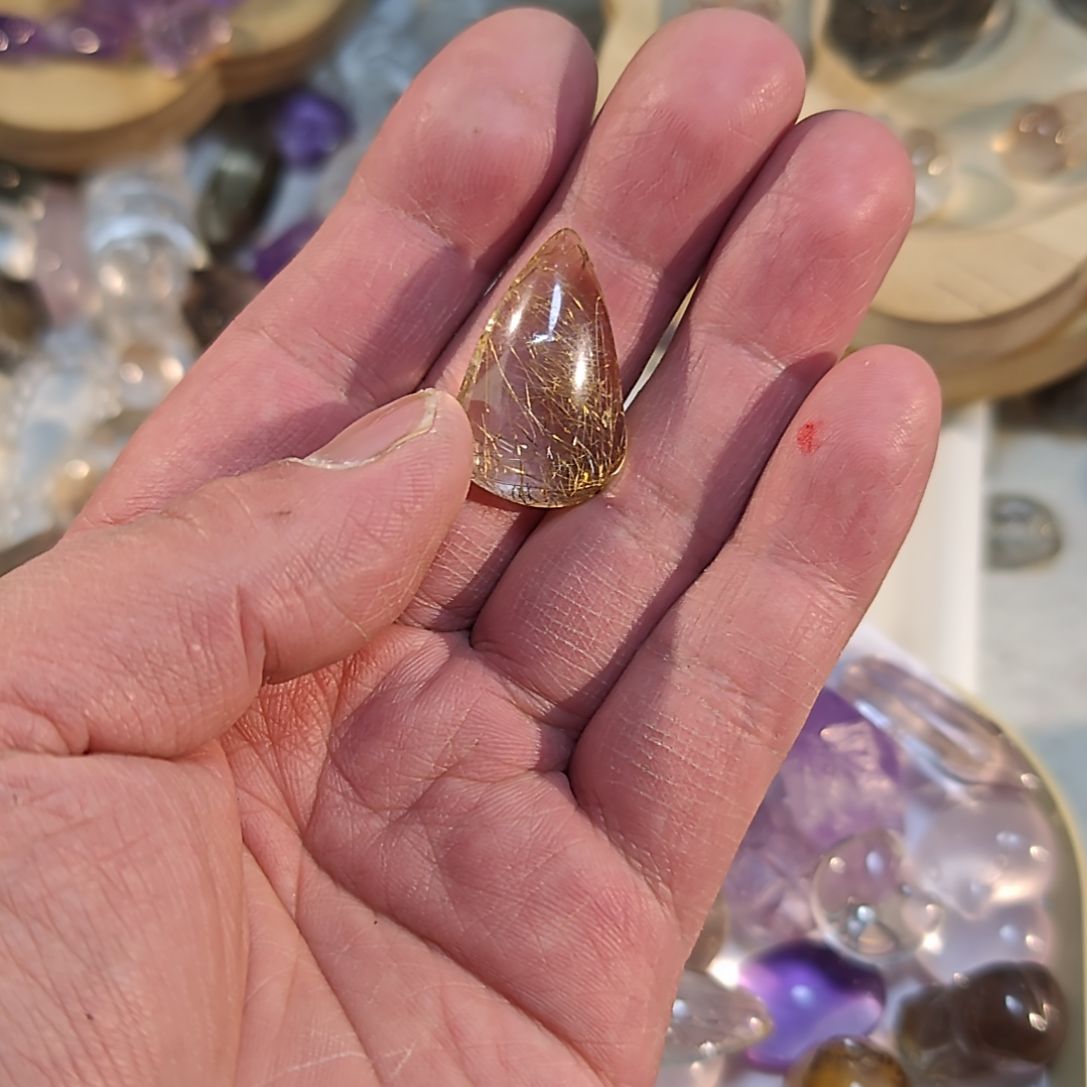 菩***暖水晶未镶嵌颈饰水晶