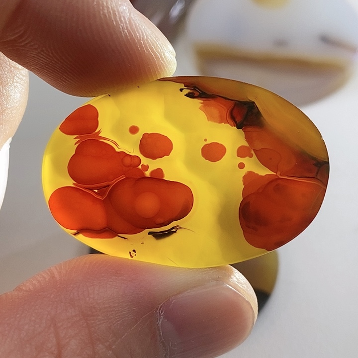 玛瑙/玉髓吊坠未镶嵌钟*