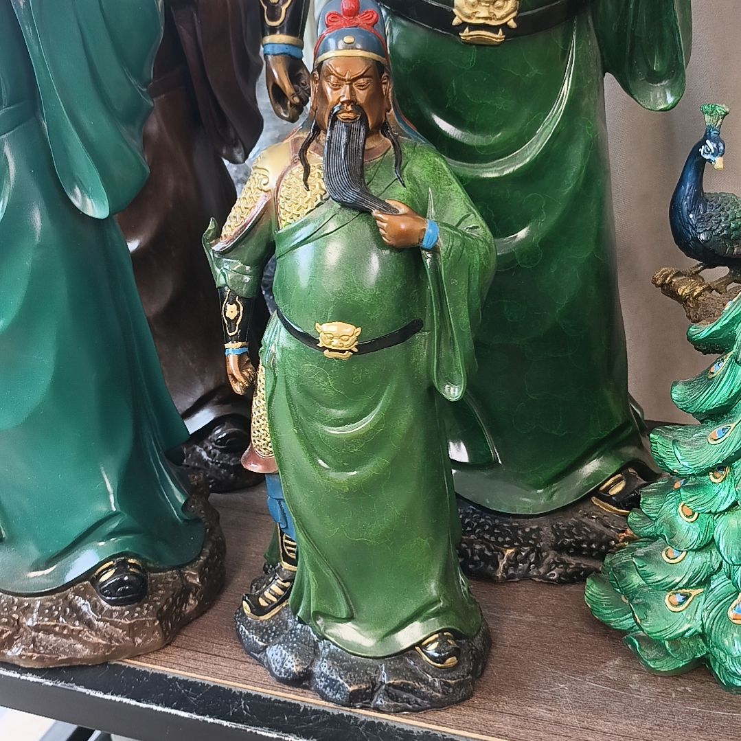 {***}高度60提刀捋胡须铜关公