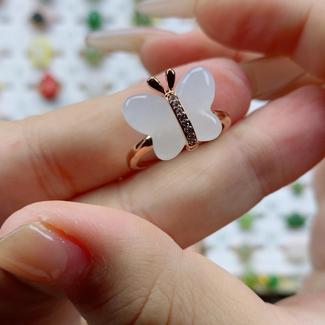 未镶嵌戒指和田玉