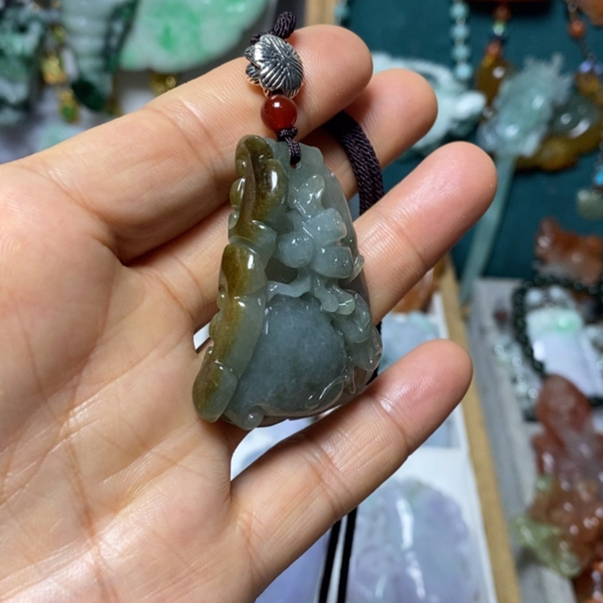 【闪购商品】翡翠吊坠(赠链)未镶嵌