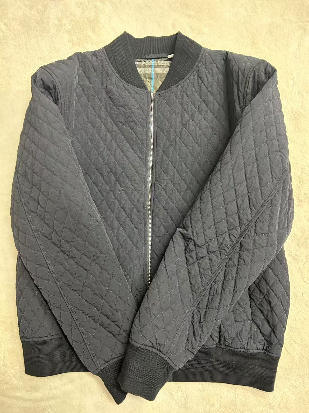 B28巴老板穿的男士圆领棒球款棉服