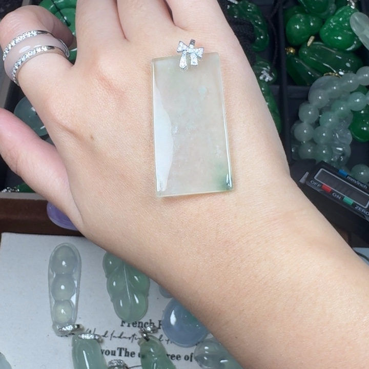 翡翠未镶嵌颈饰11