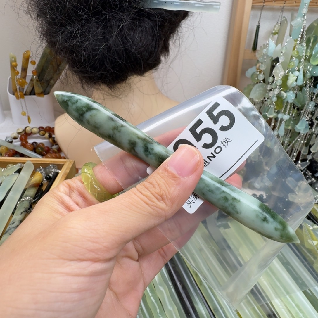 拿***星蛇纹石玉合金发饰