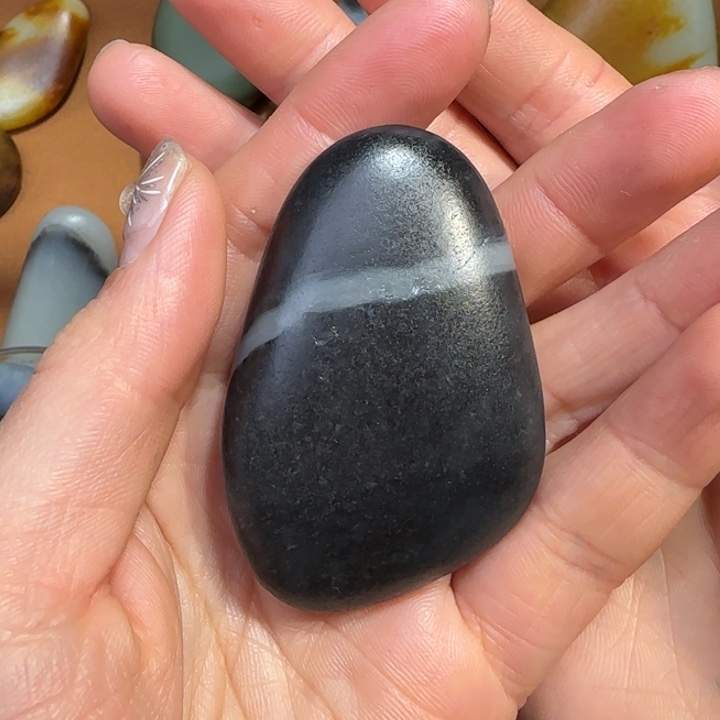 和田玉颈饰未镶嵌九**房