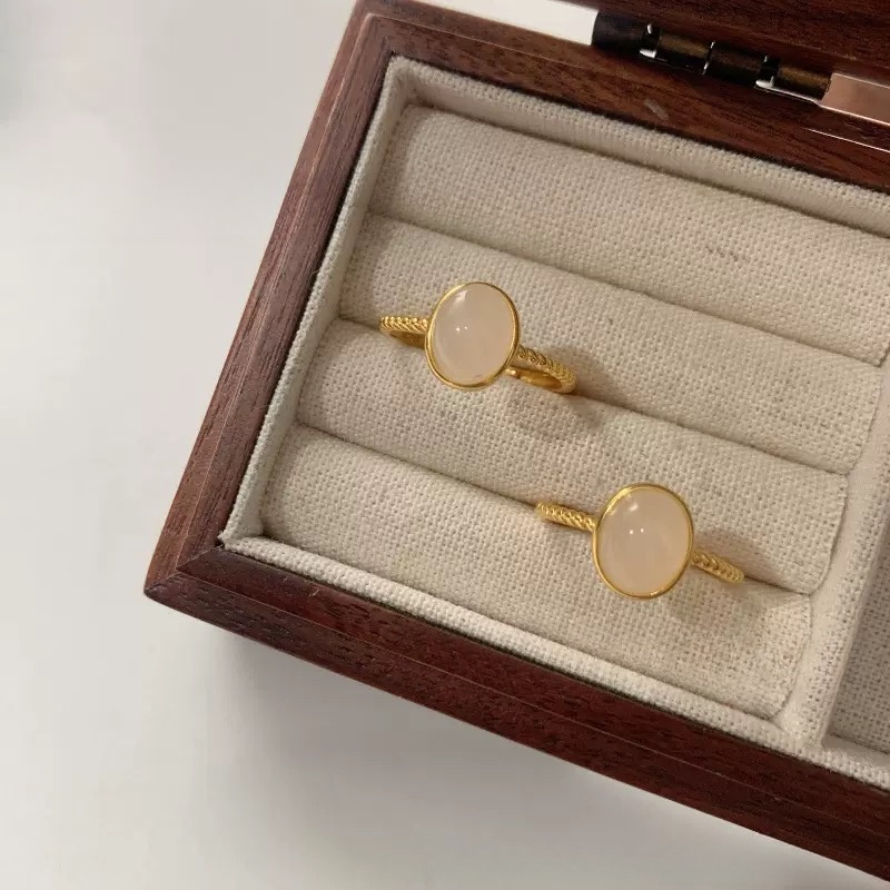 天然和田玉藕粉蛋面S925银镶精致时尚女士戒指简约