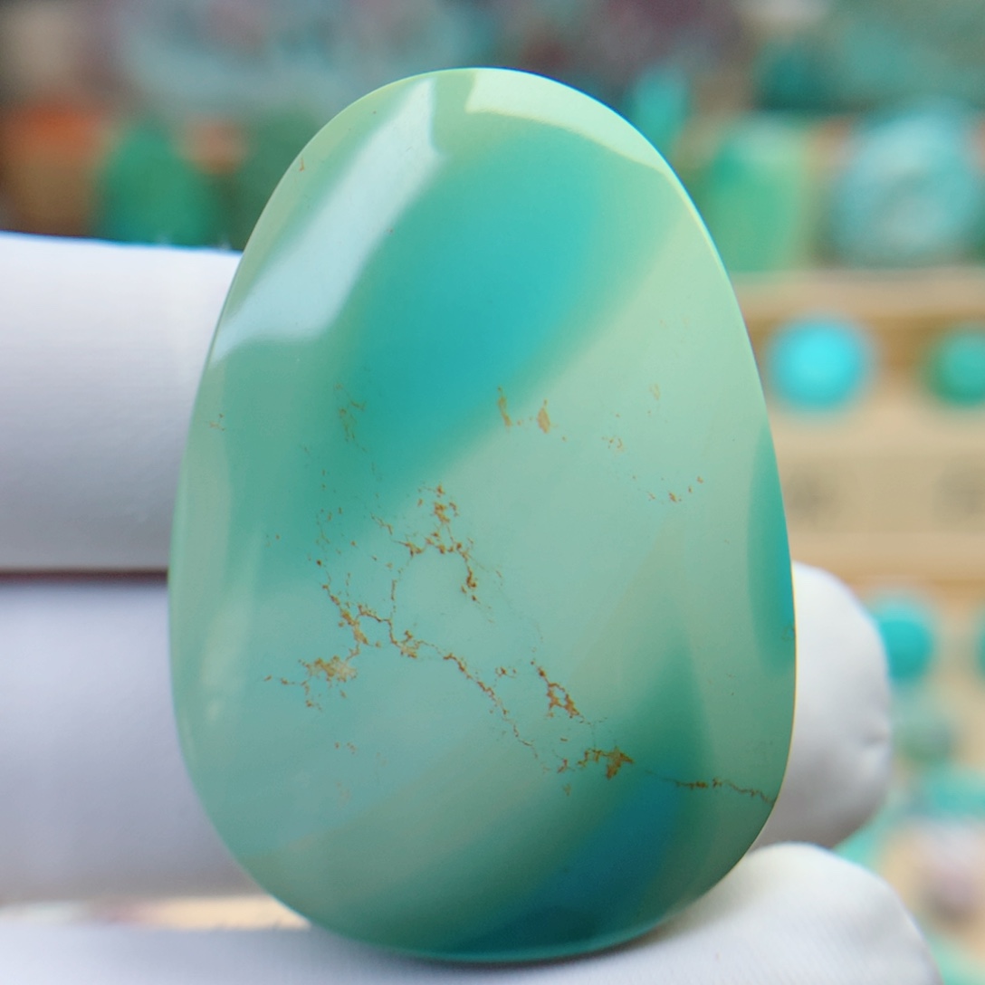 绿松石颈饰未镶嵌