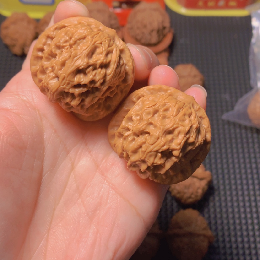 文玩核桃吊坠野狼40