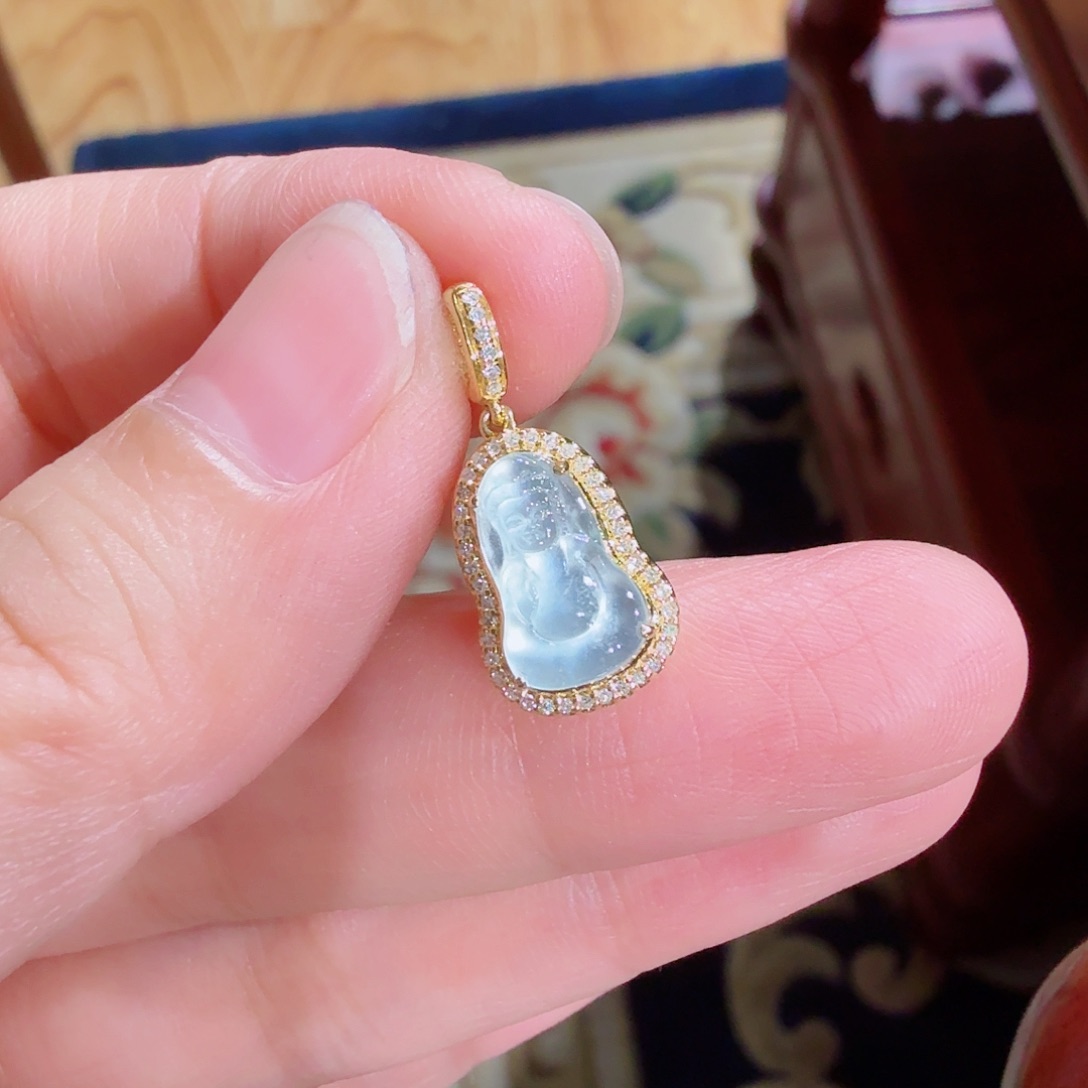 亦***暄翡翠18K金镶嵌吊坠(不含链)吊坠