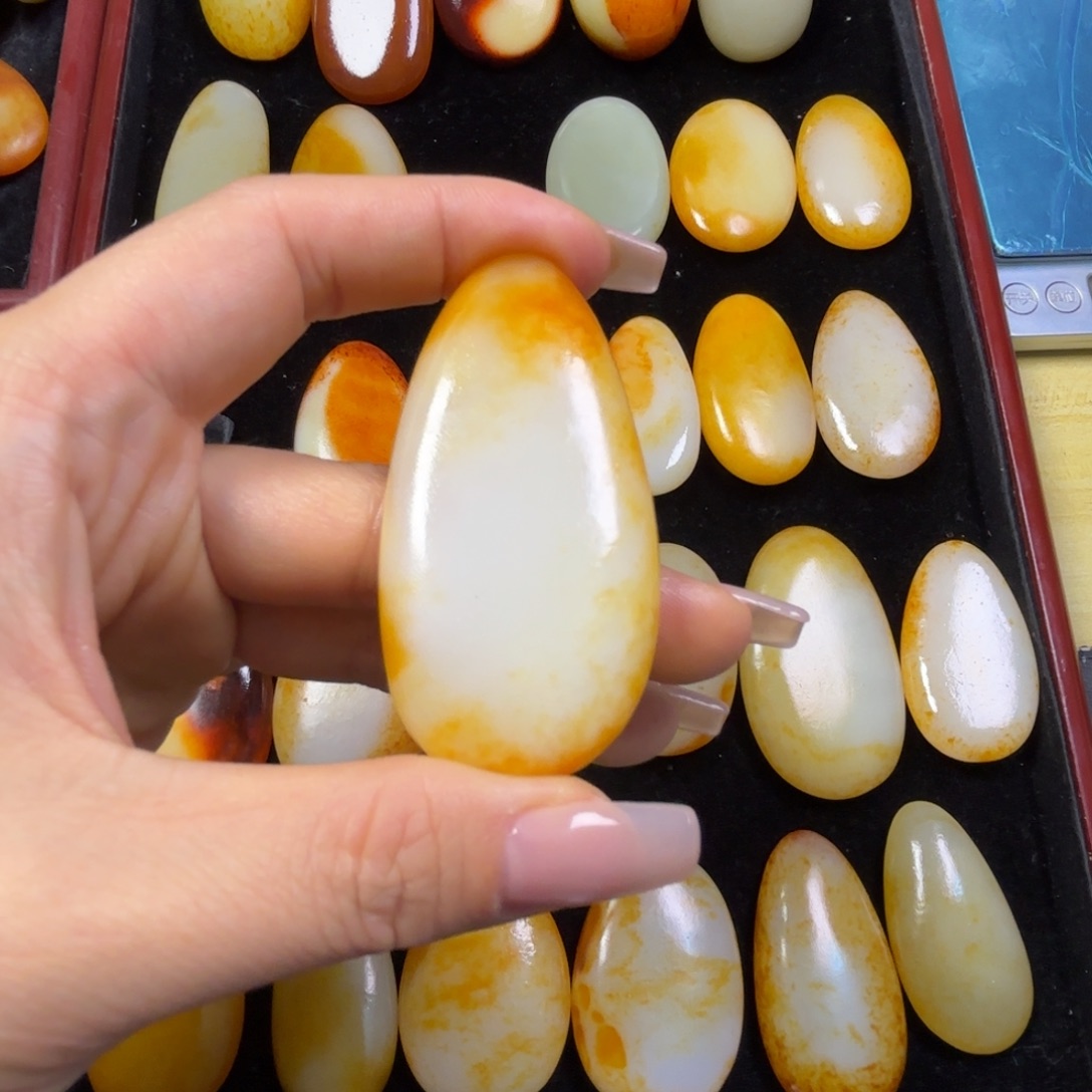 2***3和田玉未镶嵌颈饰