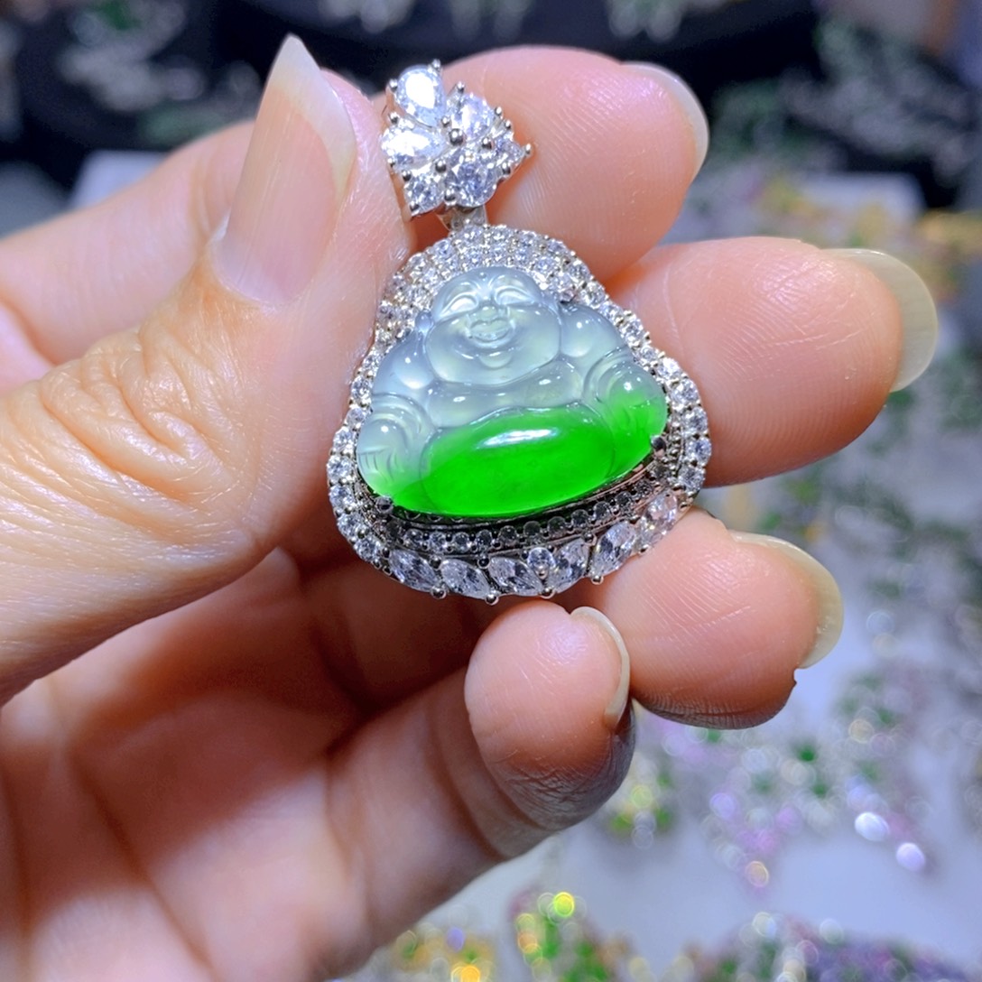 翡翠颈饰银S925镶嵌天然翡翠