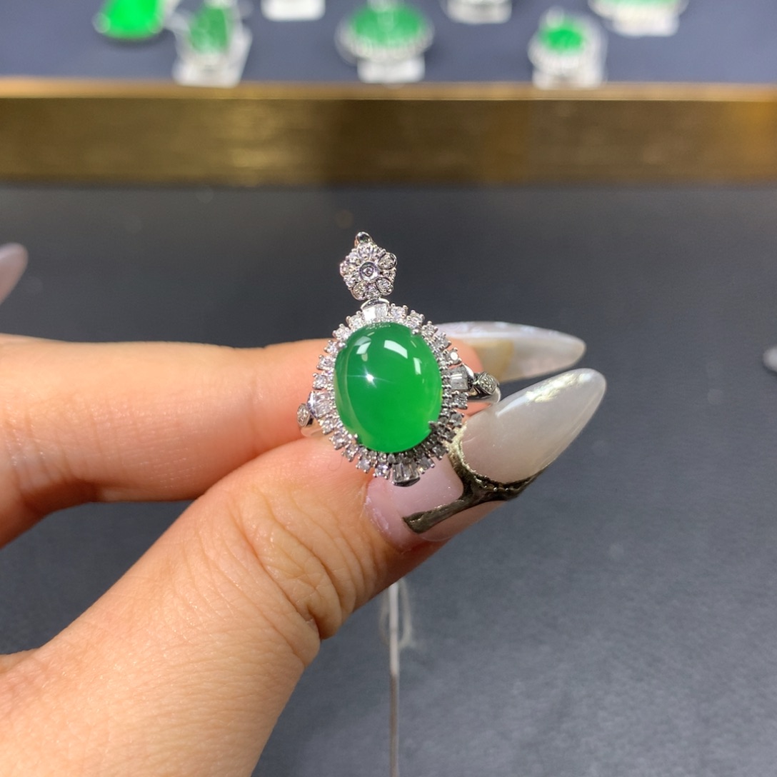 翡翠戒指18K金镶嵌翡翠