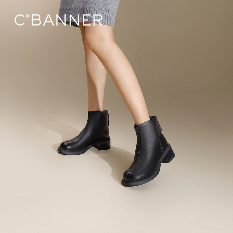 千百度美拉德粗跟羊皮时装靴女款冬季棕色短靴显瘦靴子A24570011