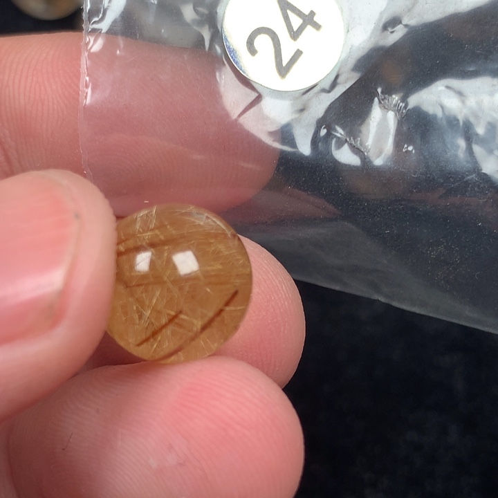 邓***颜吊坠(不含链)未镶嵌水晶