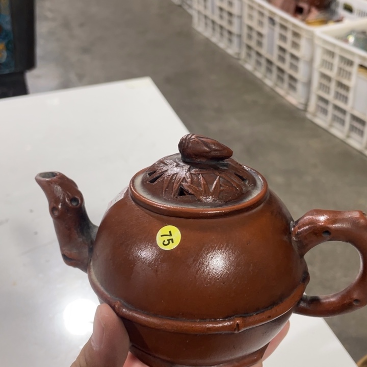 老厂紫砂壶一件。