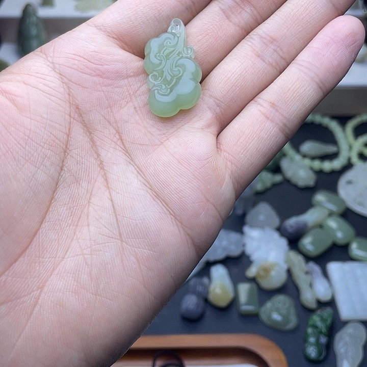 和田玉（糖玉）未镶嵌颈饰