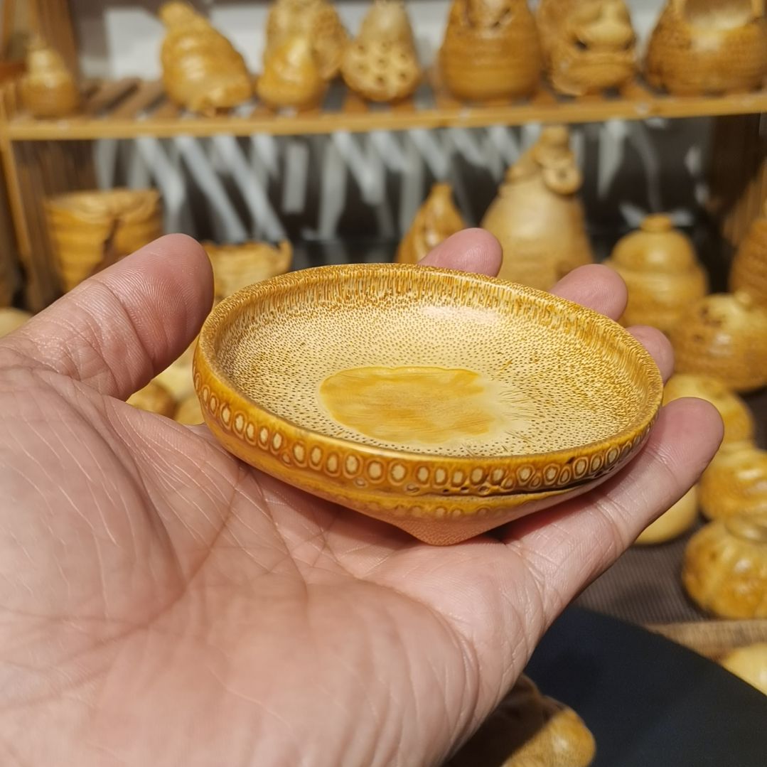 丢***星香榧木竹根雕摆件配饰金蟾杂相