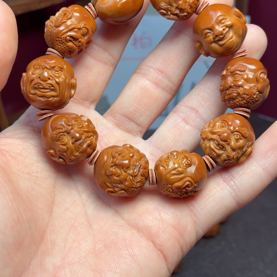 橄榄核吊坠红料双面十八罗汉