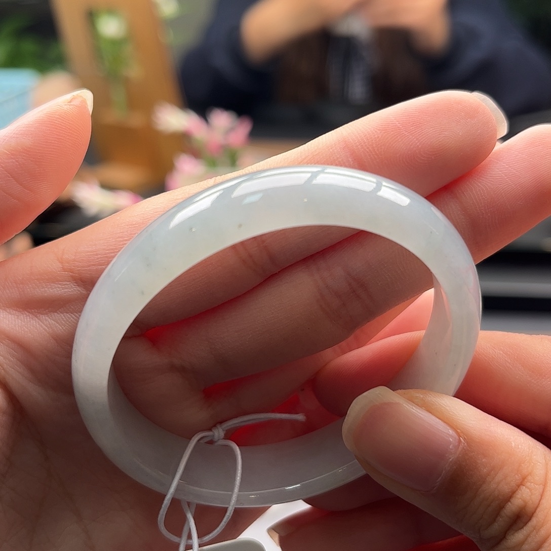 翡翠未镶嵌手镯55贵妃