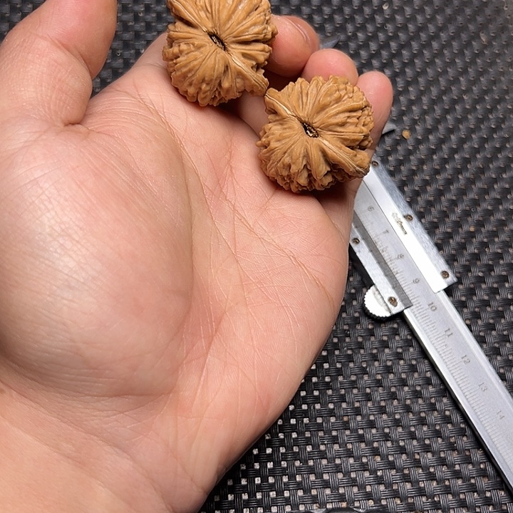 文玩核桃吊坠四座楼