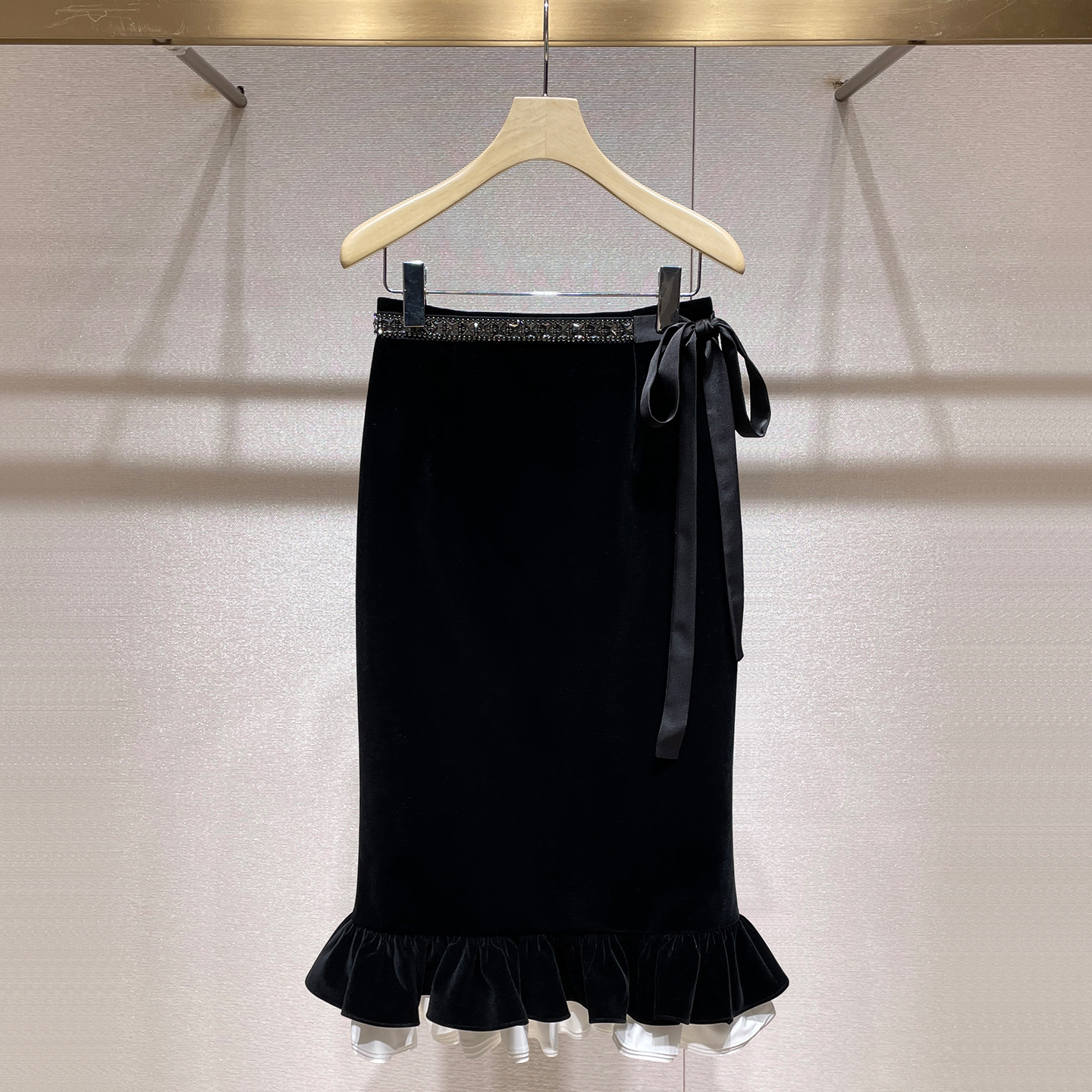 丝绒鱼尾裙2025秋冬新款时尚高级感重工蝴蝶结系带撞色拼接半身裙