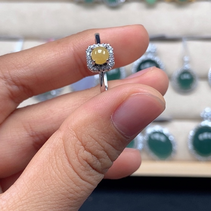 翡翠未镶嵌戒指戒指