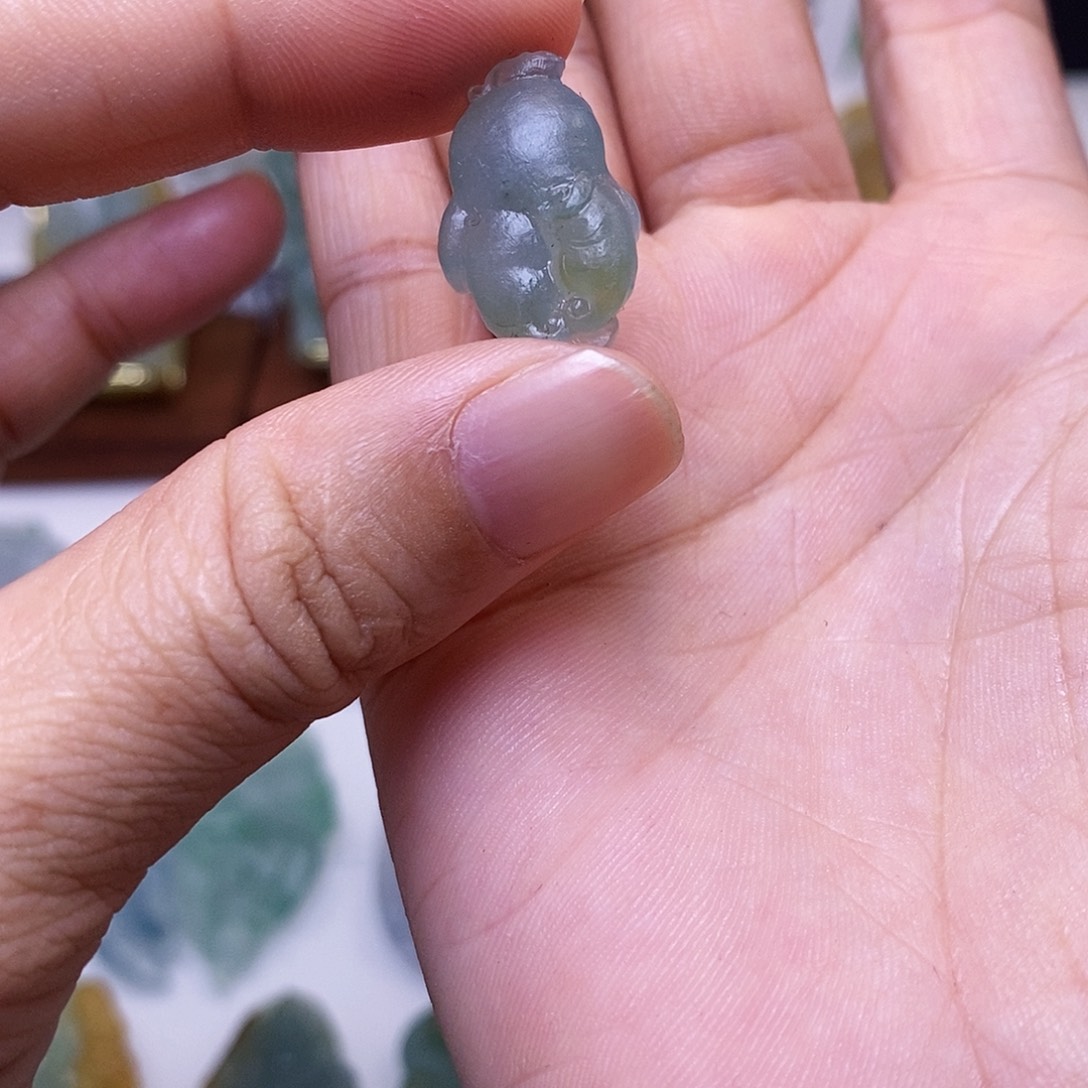 定制翡翠未镶嵌吊坠