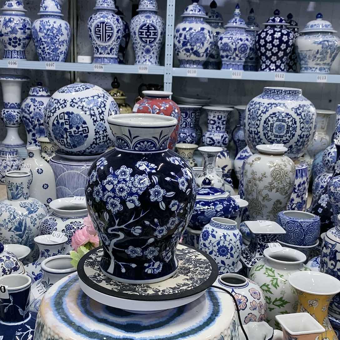 【闪购商品】摆件石榴瓶瓷器………………………………