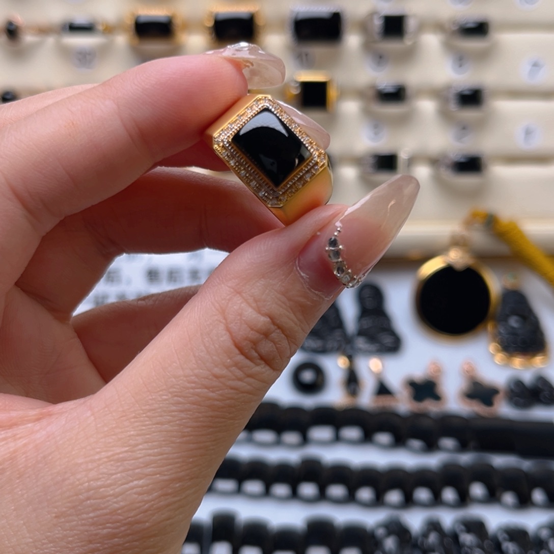 翡翠戒指18K金镶嵌男戒