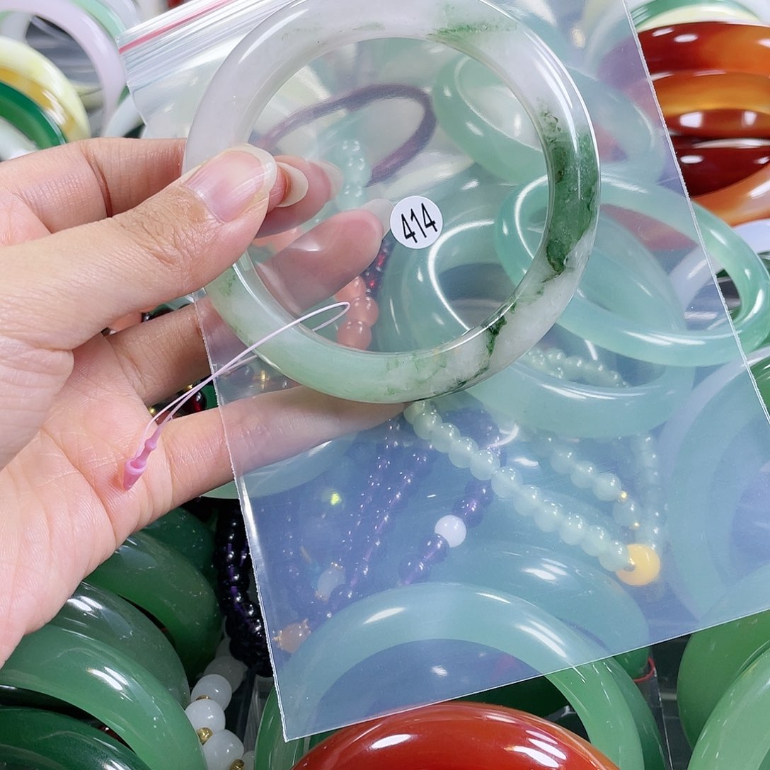 石英质玉手镯未镶嵌60