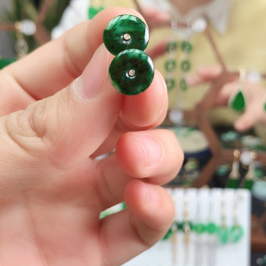 翡翠耳饰18K金镶嵌耳饰